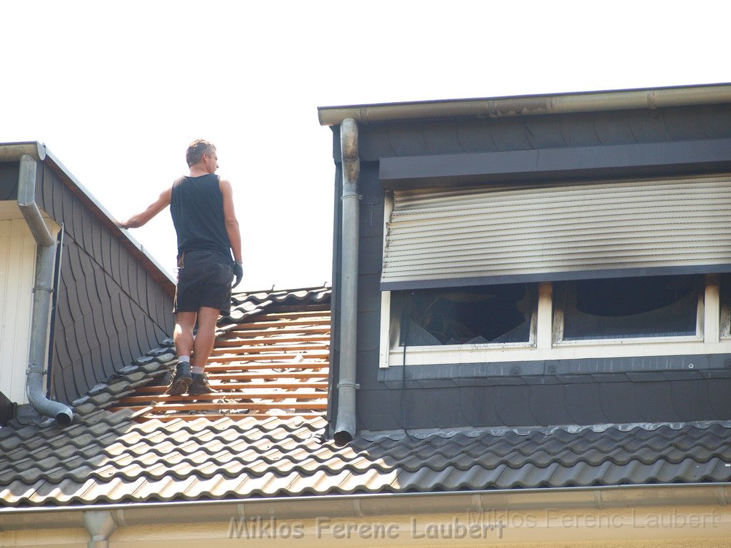Mark Medlock s Dachwohnung ausgebrannt Koeln Porz Wahn Rolandstr P83.JPG